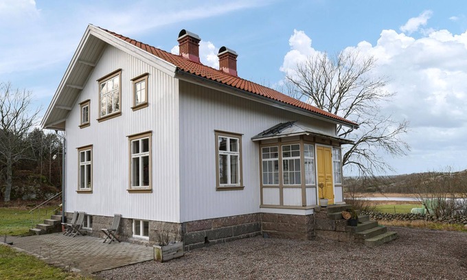Hamburgsund House | Spacious villa on the nature reserve Valön.