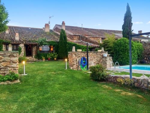 Domingo Garcia Villa | Spacious Villa with Pool in Domingo Garcia