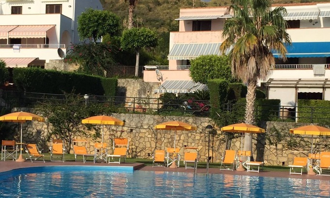 Bonifati Villa | Spacious Villa with garden and pool 100m from the sea