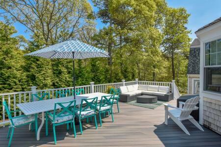 Harwich Port House | Spacious w Basketball Court & Playground