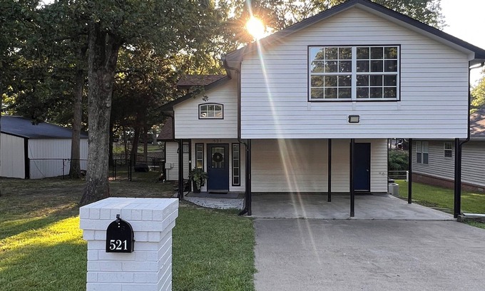 Tool House | Spacious Waterfront Home with beautiful views. Late checkout on Sundays