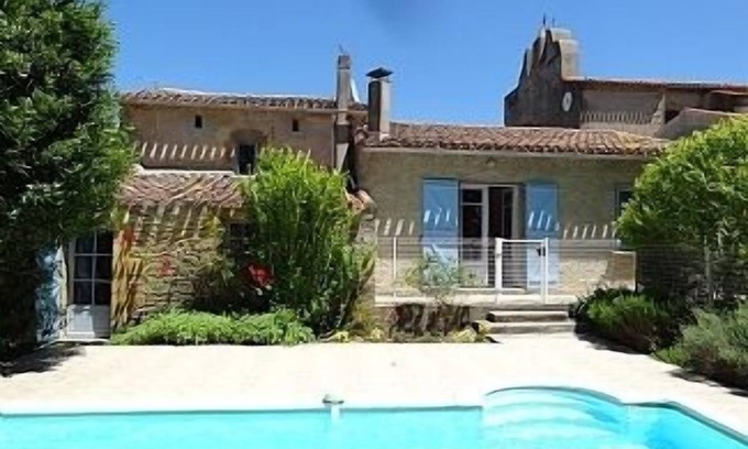 Les Casses House | Spacious Well Appointed House With Pool, Sleeps 6 People Comfortably