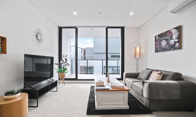 Wentworth Point Apartment | Spacious1 BR@waterfront Olympic Park free carpark