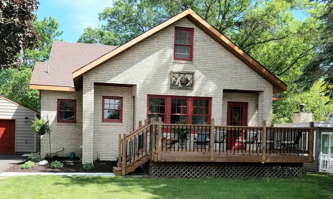 Clear Lake House | Spaciuos, welcoming home near Stae Park beach perfect for families and groups.