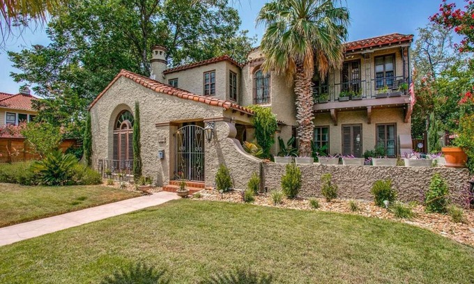 Jefferson Villa | Spanish Gem, Pool, HotTub, Firepit, Game Room, Patio Seating, Mins to River Walk