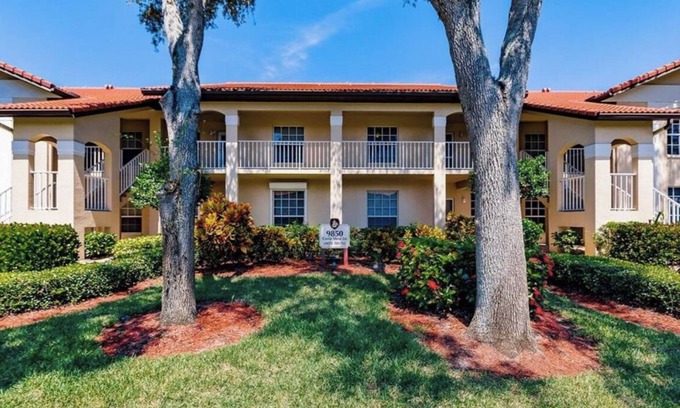 Bonita Springs Condo | SPANISH WELLS GOLF & CC Available short term membership through owner