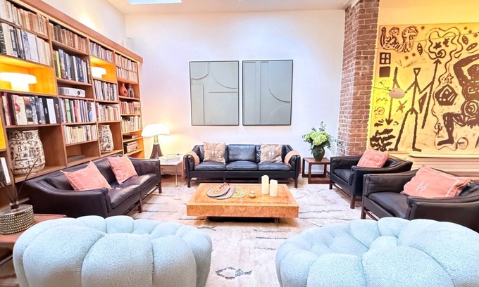 Saint-Merri Apartment | Sparis, 4 Br/3 Ba, 10 ppl, 180 m²