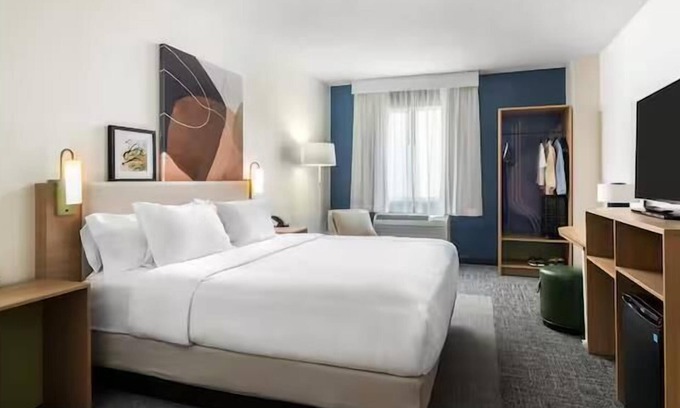 Indianapolis Hotel | Spark by Hilton Indianapolis Northeast Fishers