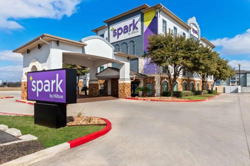 West San Antonio Hotel | Spark By Hilton San Antonio Near Seaworld