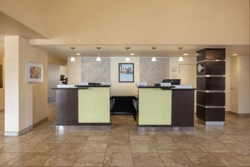 El Montevideo Hotel | Spark by Hilton Tucson Reid Park