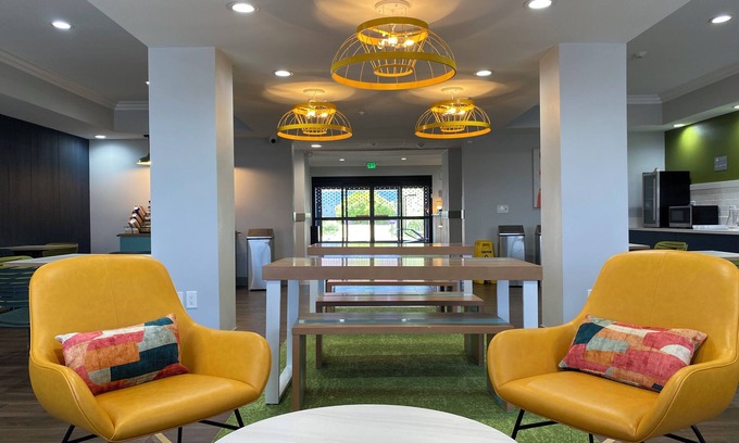 Yucca Valley Hotel | Spark by Hilton Yucca Valley Joshua Tree