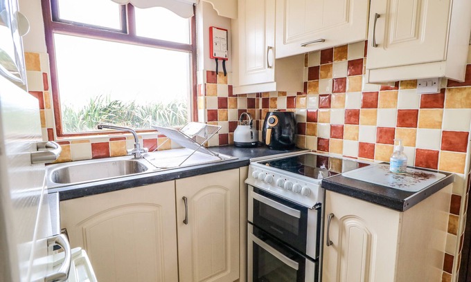 Malin Cottage | SPARKLING WATERS, pet friendly in Ballygorman, County Donegal