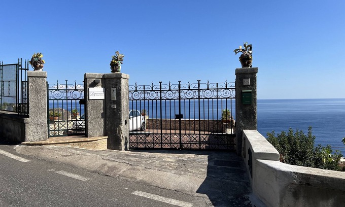 Taormina Apartment | Sparviero Taormina apartment with view