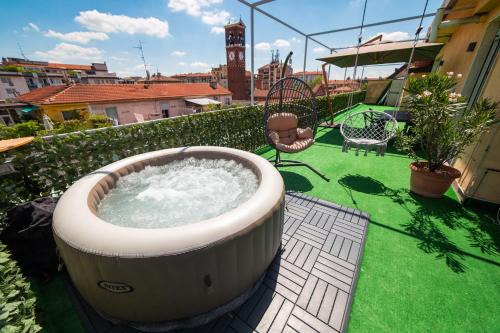 Navigli Apartment | Spazioso appartamento con terrazzo Navigli , Bocconi