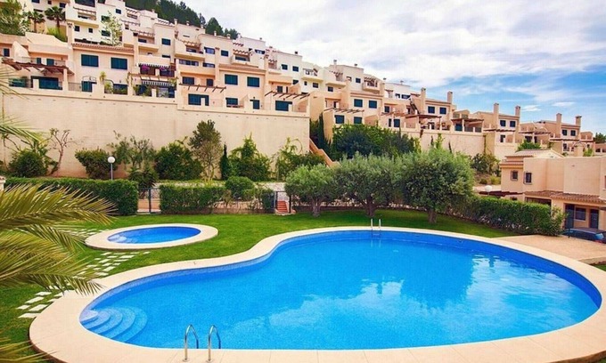 L'Alcassar House | Spectacular design townhouse with views