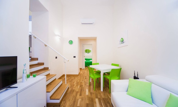 Vomero Apartment | SPECIAL OFFER! New, central and near metro "PIAZZA VANVITELLI" and funiculars