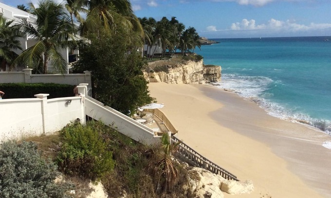 Maho Condo | SPECIAL The Cliff At Cupecoy Beach A Fantastic Value At The Cliff