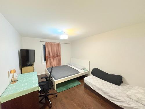 Clairlea - Birchmount House | specious private room with a washroom
