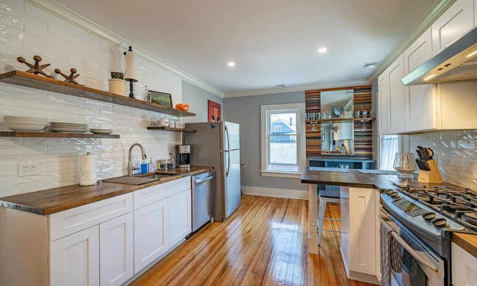 Rochester Apartment | Spectacular 2 BR, 1.5 BA close to all venues, hospitals & universities