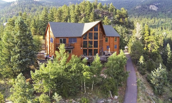 Evergreen Cabin | Spectacular Colorado Mountain Lodge with amazing views and hot tub!