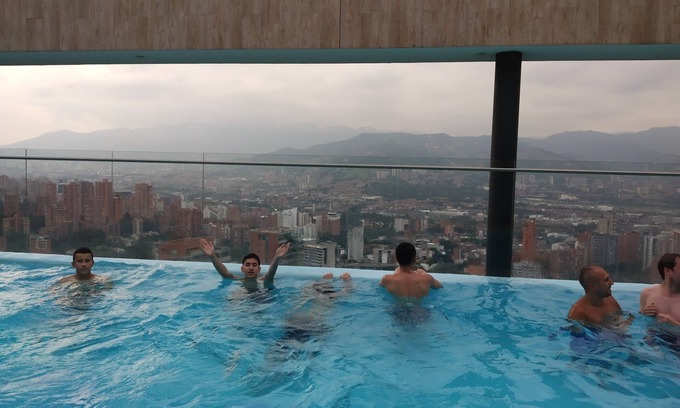 Las Lomas I Apartment | Spectacular condo floor 20