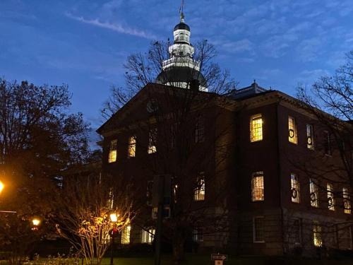 Historic District Apartment | Spectacular Location Two Bedroom State Circle Apartment