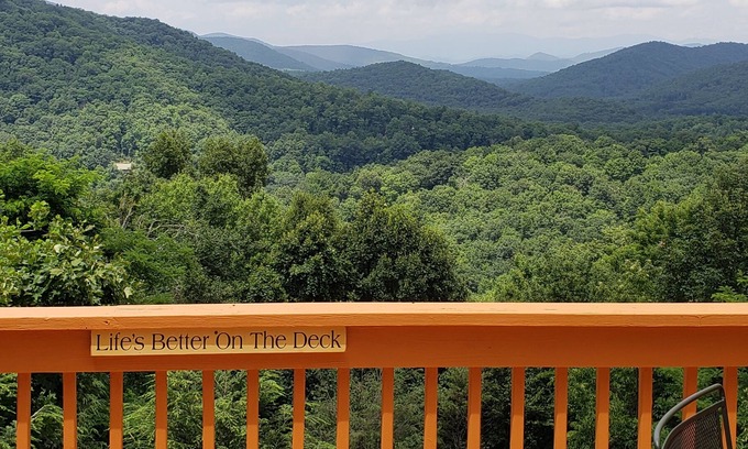 Burnsville House | Spectacular Million Dollar View - Amazing Mountain Resort - Spacious Townhome