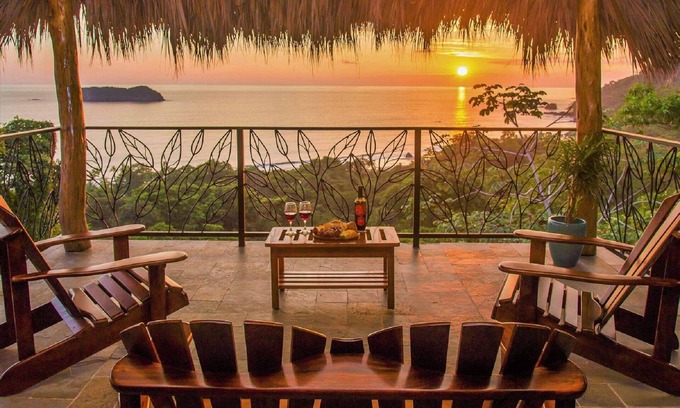 Manuel Antonio Villa | Spectacular OCEANFRONT w/wildlife, nearest to Manuel Antonio Ntl. Park and beach