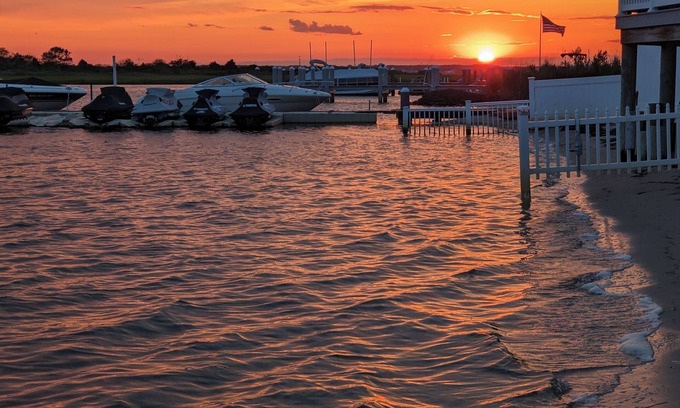 Seaside Heights House | SPECTACULAR VIEWS & AMAZING SUNSETS at this unique SSH/Ortley waterfront rental