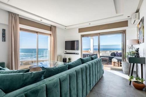 Achakkar Apartment | Spectacular Waterfront Sunset & 360 Ocean View