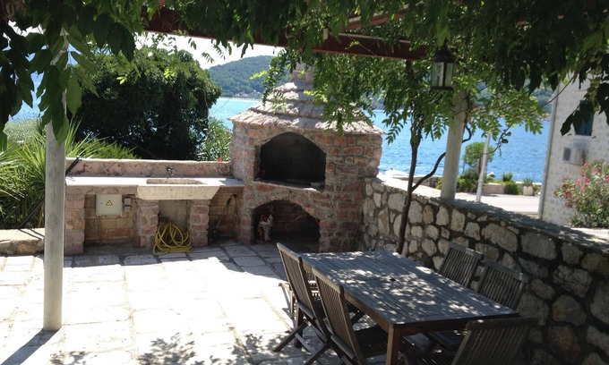 Lepetane Villa | Spectacular waterfront villa on Bay of Kotor