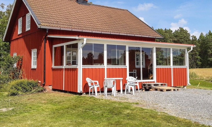 Saffle House | Spend a relaxing vacation in this vacation home with a beautiful view of the countryside.
