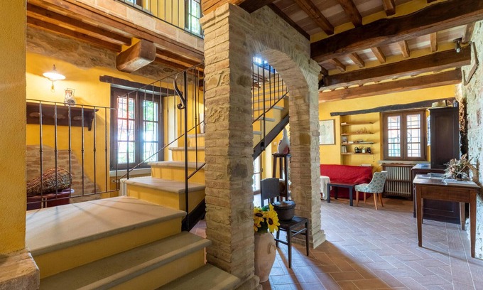 Citta di Castello House | Spend your vacations with the whole family in the large and magnificent farmhouse.