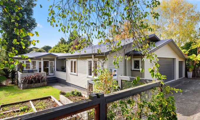 Lynmore House | SPIN AT REDWOODS MUCH LOVED LYNMORE HOME A STONE'S THROW FROM REDWOOD FOREST