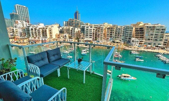 St. Julian's House | Spinola Bay View