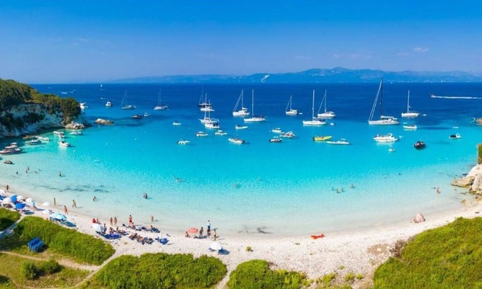 Longos Apartment | Spiros Jetty House Walk to Beach Sea Views A C Car Not Required - 302