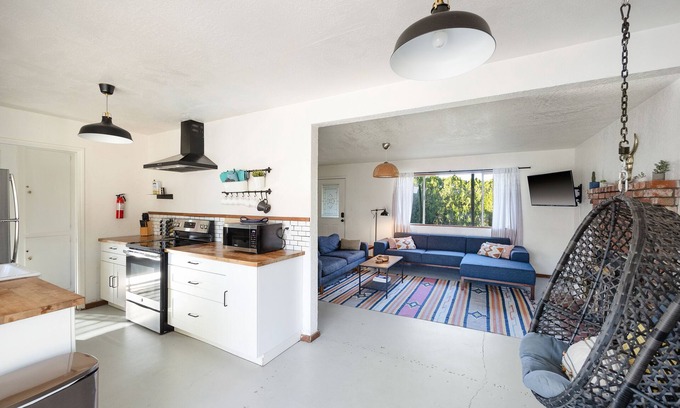 Joshua Tree House | 💦Splash House w/Private Pool & Fire Pit Dogs Welcome No Additional Charge💦