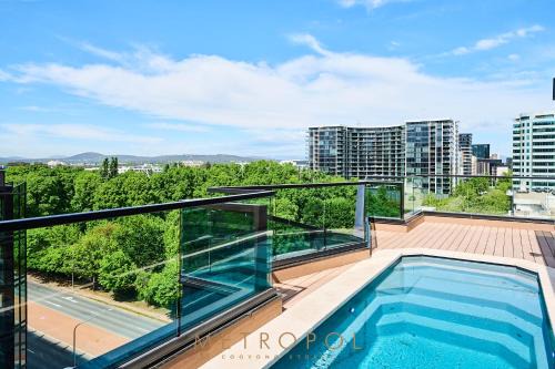 Reid Apartment | Splendid 2bd 1bth 1csp Apt - Superb CBD Location