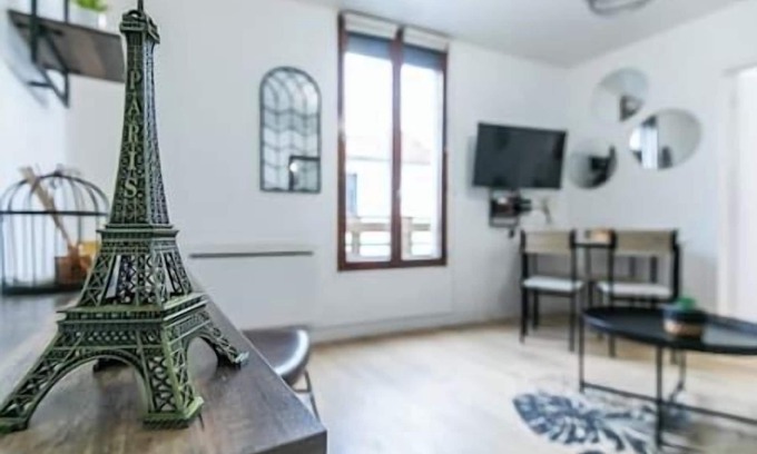 Montreuil Apartment | Splendid Appart Diderot 2 - Near Vincennes