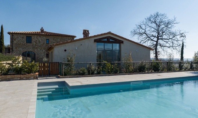 Lucignano Villa | Splendid villa with swimming pool close to famous village of Lucignano