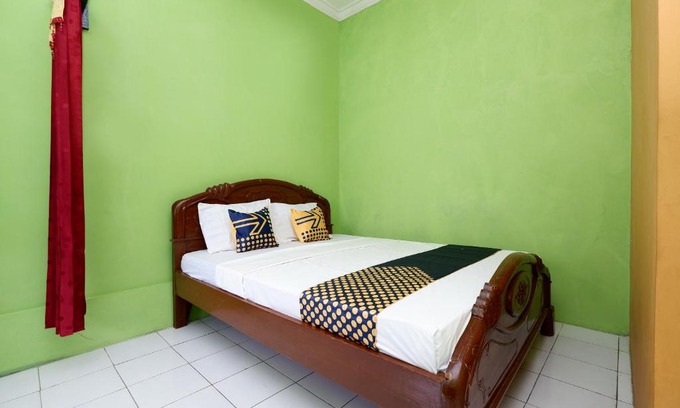 Purbalingga Hotel | SPOT ON 2106 Homestay Flamboyan