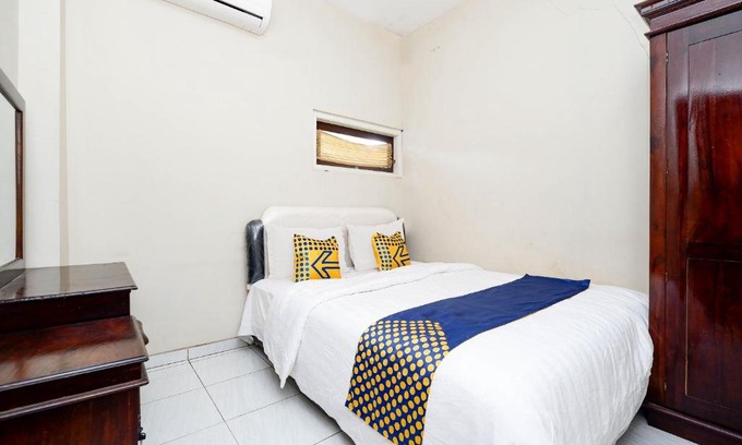 Jepara Hotel | SPOT ON 2414 Homestay Potroyudan Syariah