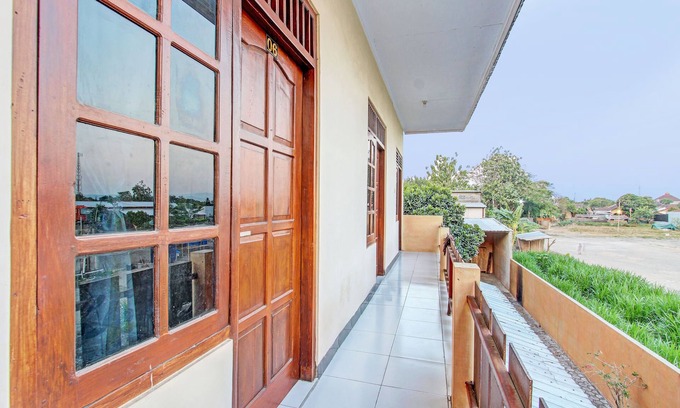 Prambanan Hotel | SPOT ON 93007 Guest House Lestari