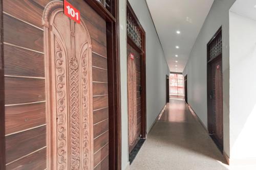 Kanpur Hotel | SPOT ON SHREE JI HOTEL AND RESTAURANT