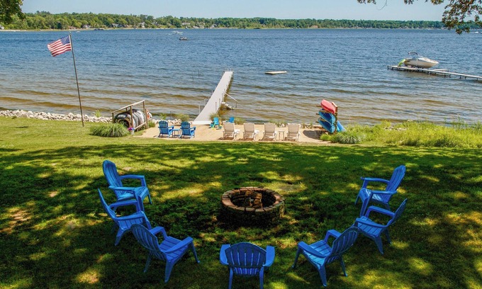 Montague House | Sprawling Lake Retreat on White Lake! Private SettingnLoaded w/extra amenities
