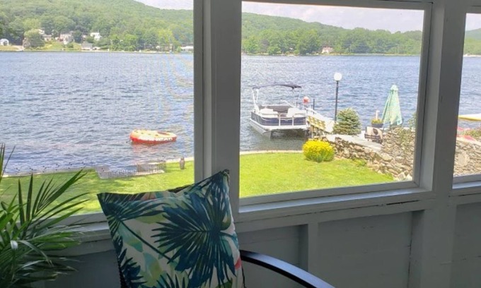 Winchester Cottage | SPRING 2025! Cozy WATERFRONT Cottage on Highland Lake, CT - central a/c & heat