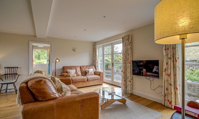 Begbroke Apartment | Spring Hill Cottage | Oxfordshire Holiday Let | 2 Beds & Sleeps 4