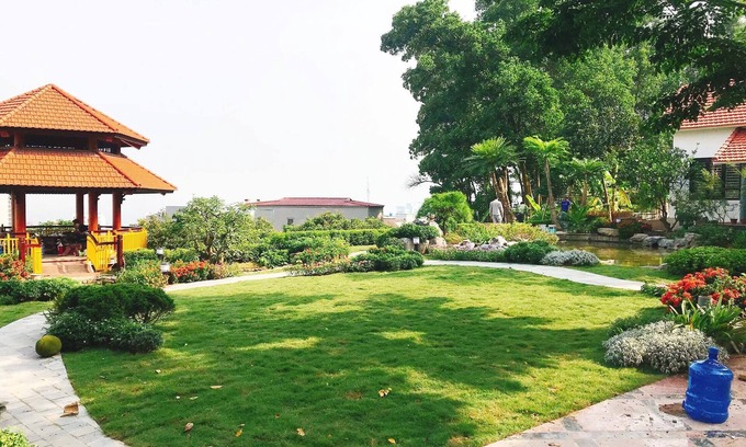 Bai Chay House | Spring House with Garden view