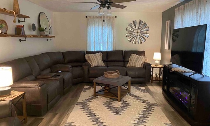 Normalville House | Springfield House · Holiday Gatherings SevenSprings Ohiopyle Game Room Hot Tub