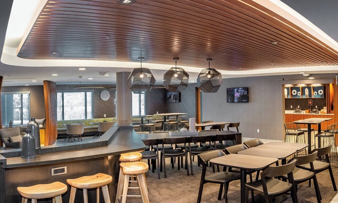 Midtown Anchorage Hotel | SpringHill Suites Anchorage Midtown